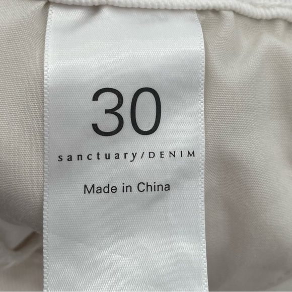 Sanctuary Sidewalk Denim Cutoff Shorts In Vintage White NWT - Picture 10 of 11